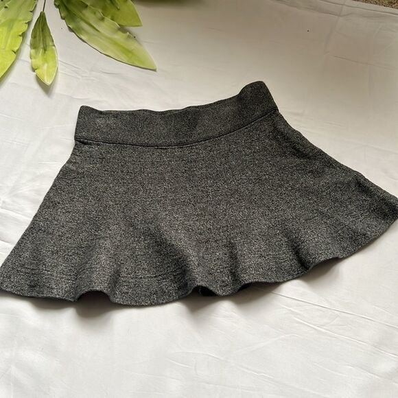 𝅺⭐️ARITZIA Talula Vanderbilt Skirt⭐️ - Picture 4 of 8